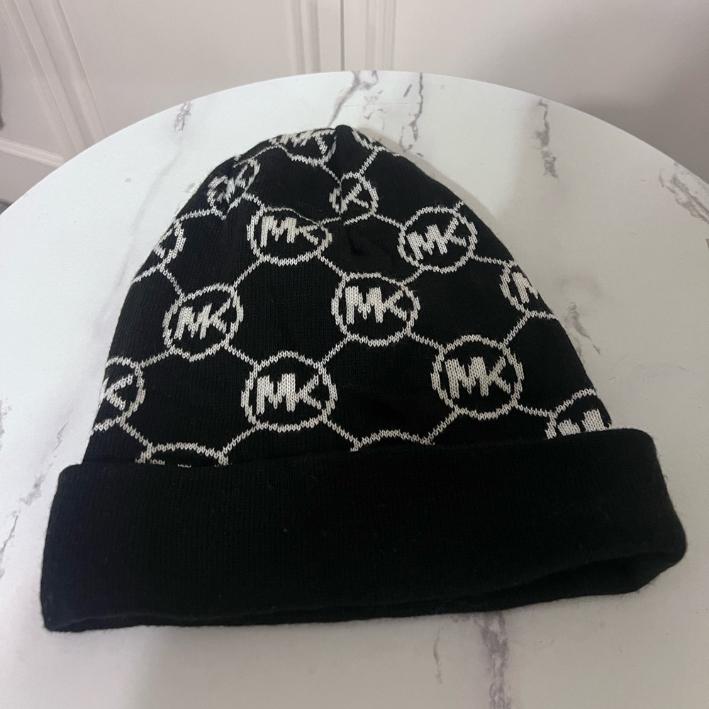 Michael Kors Beanie- Preloved (Black and White)